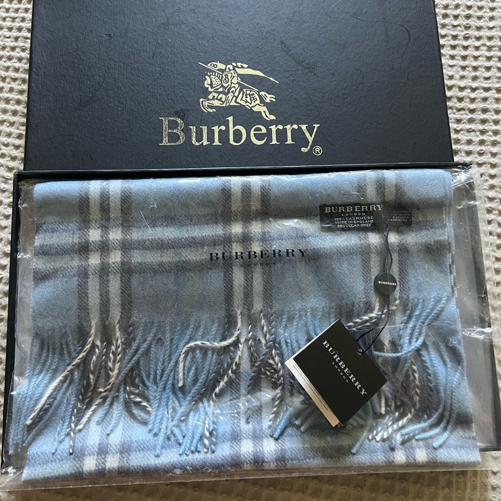 Burberry Nova Check Cashmere Brand New Authentic